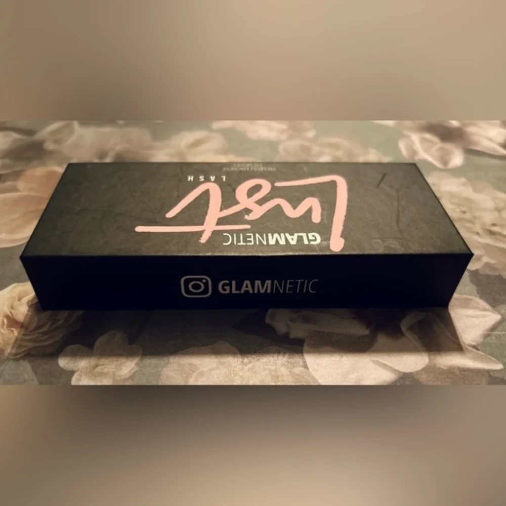 Brand new Glamnetic false magnetic eyelashes Style- Lush